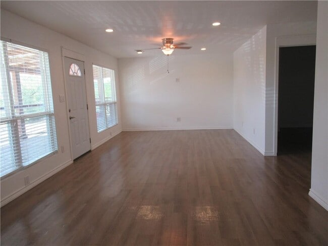 Building Photo - 10620 Deer Canyon Rd