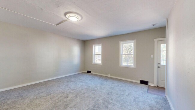 Building Photo - Cudell/West Blvd neighborhood; 4 bedroom/1 bath single family house for rent!