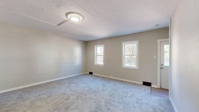 Building Photo - Cudell/West Blvd neighborhood; 4 bedroom/1...