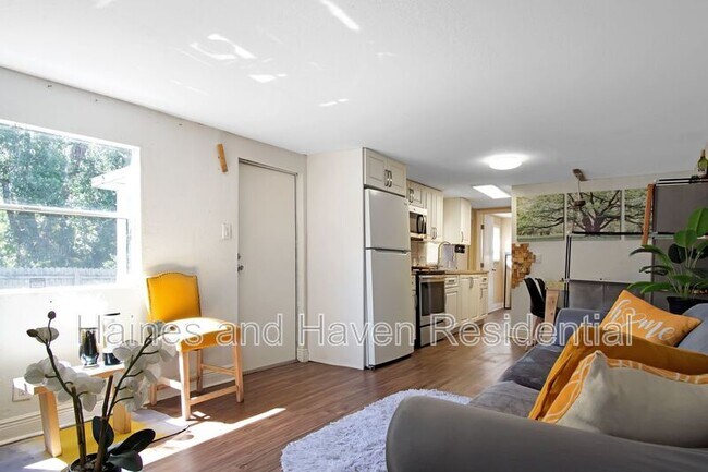Building Photo - 26 Forest Dr