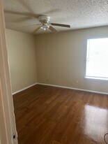 Building Photo - 8305 Garcreek Cir