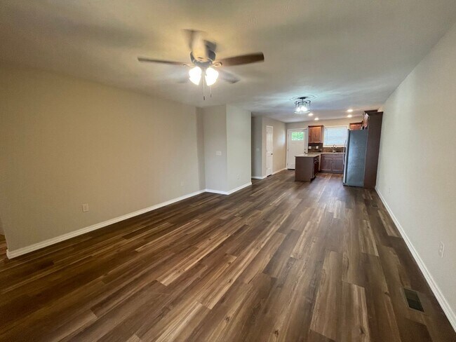 Building Photo - 5 Kimberling Blvd