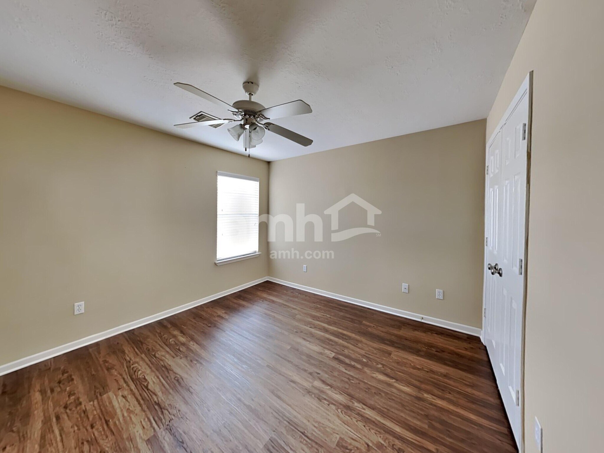Building Photo - 15834 Little Miss Creek Dr