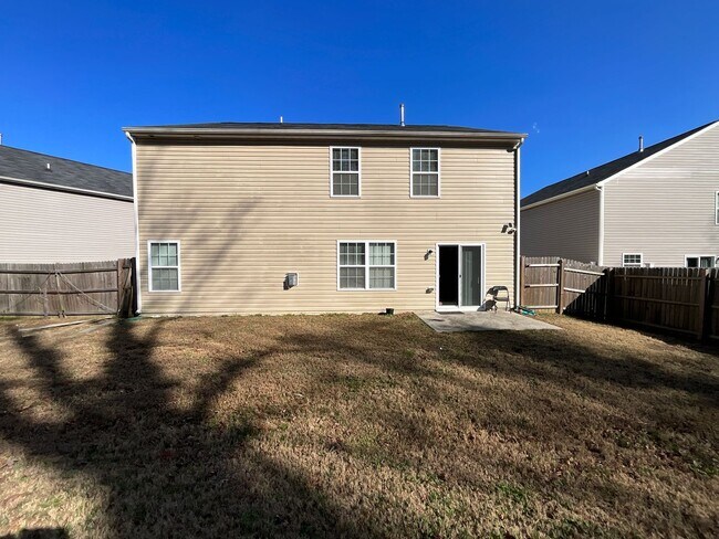 Building Photo - Large 5 bedroom home in Established Neighborhood ready to rent!