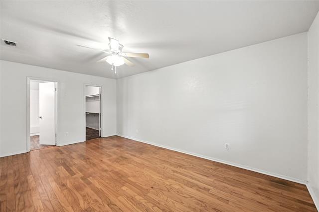Building Photo - 1333 Mercedes St