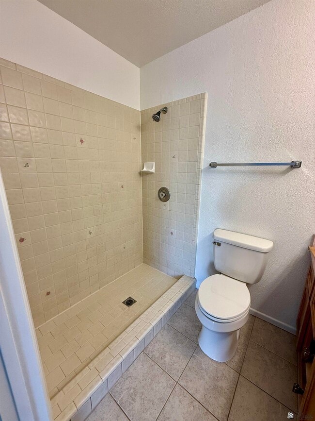 Building Photo - 2776 S Ave 2 1/2 E