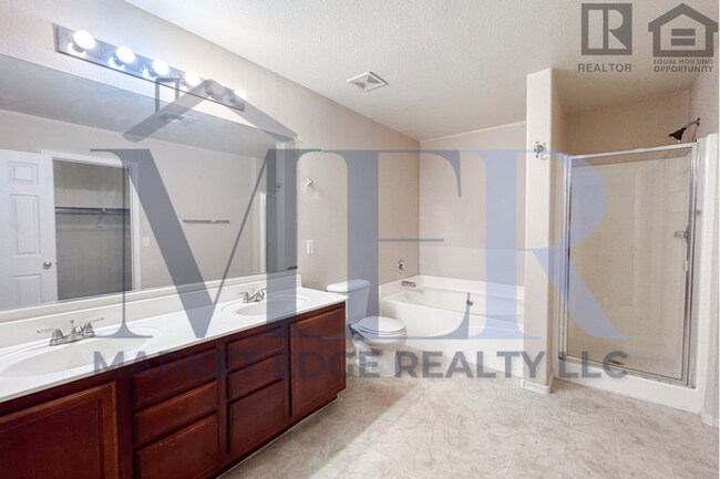 Building Photo - 4Bed/2.5Bath Home at 83rd Ave/Olive Ave! R...