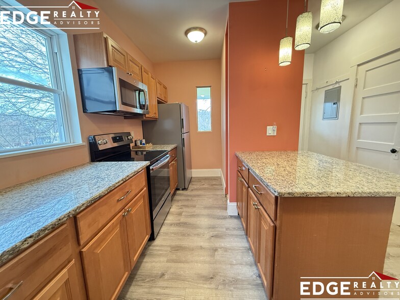 Building Photo - 12 Langley Rd