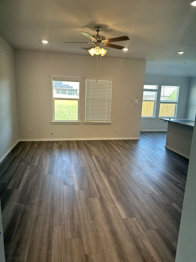 Building Photo - 3 Bedroom Home just MINUTES from Ft Hood!