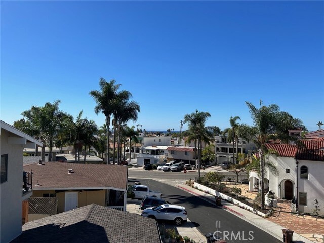 Building Photo - 402 S Ola Vista