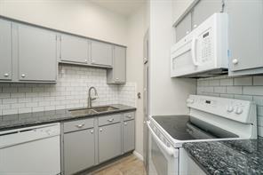 Building Photo - 2021 Spenwick Dr