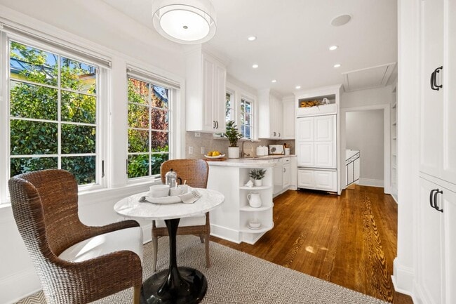 Building Photo - 105 Pepper Ave