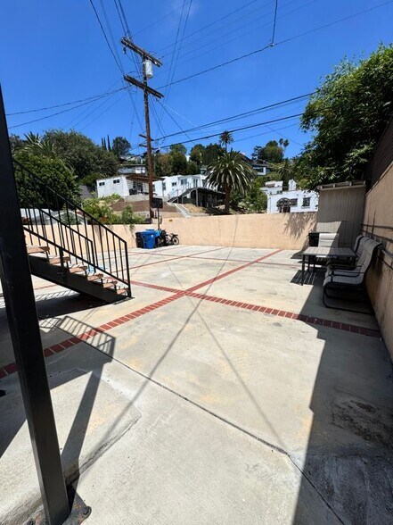 Building Photo - 1466 Silver Lake Blvd
