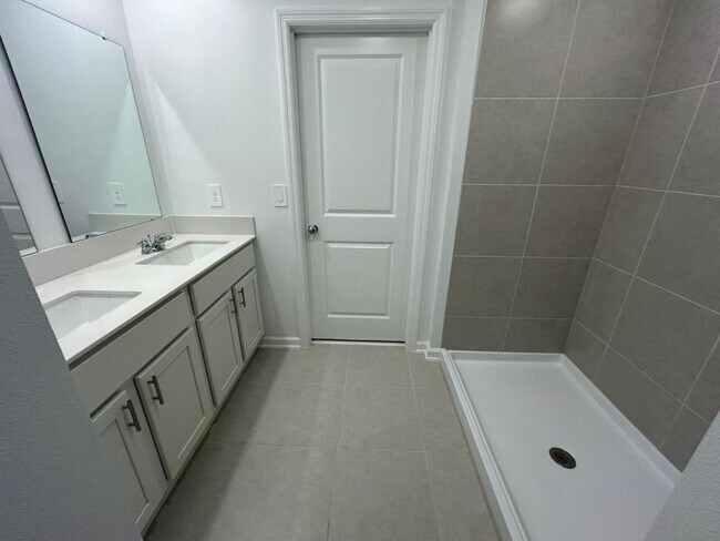 Building Photo - 5686 Portico Pl