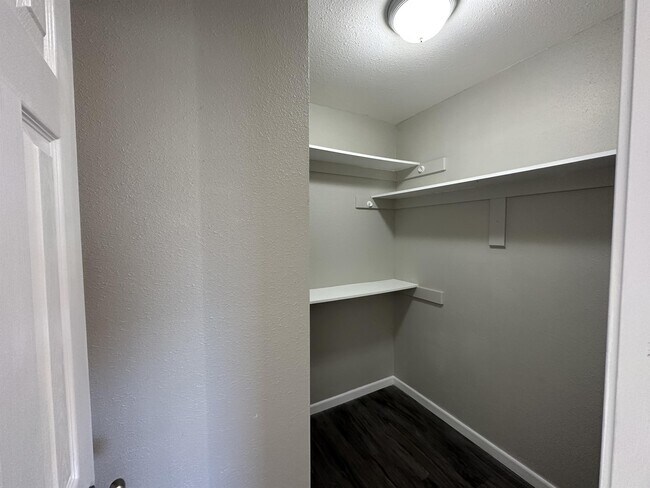 Building Photo - 44 Private Rd 1248