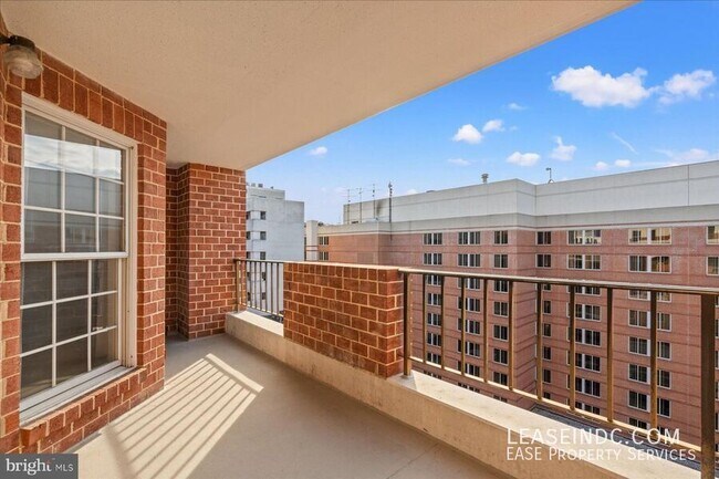 Building Photo - 1230 23rd St NW