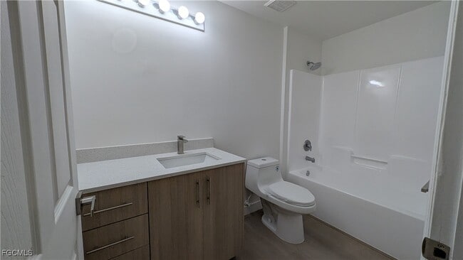 Building Photo - 5112 27th St SW