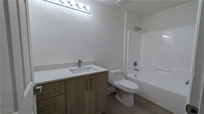 Building Photo - 5114 27th St SW