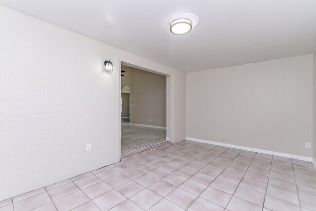 Building Photo - 10402 Barnett Loop