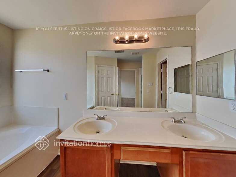 Building Photo - 4027 Ashview Ln