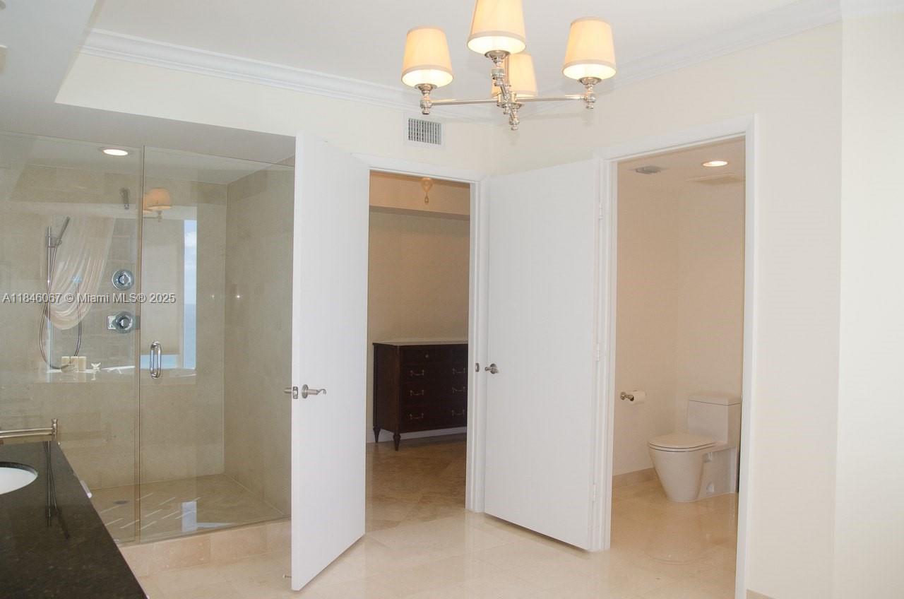 Building Photo - 17201 Collins Ave