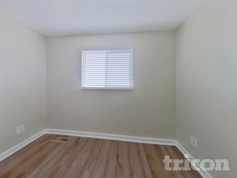 Building Photo - 1228 N Chelton Rd