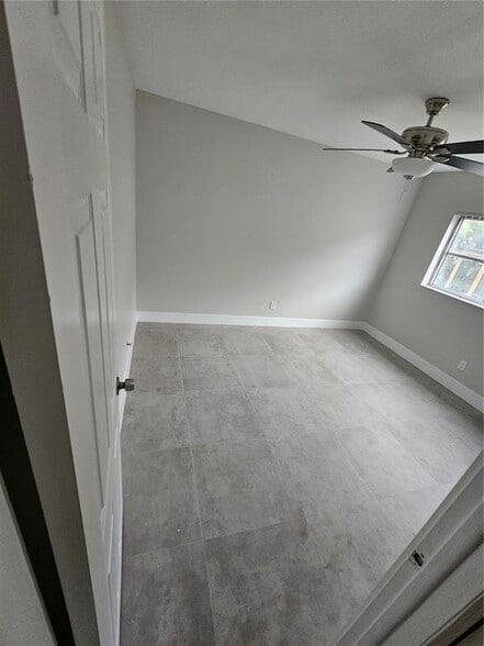 Building Photo - 7302 NW 76th Dr