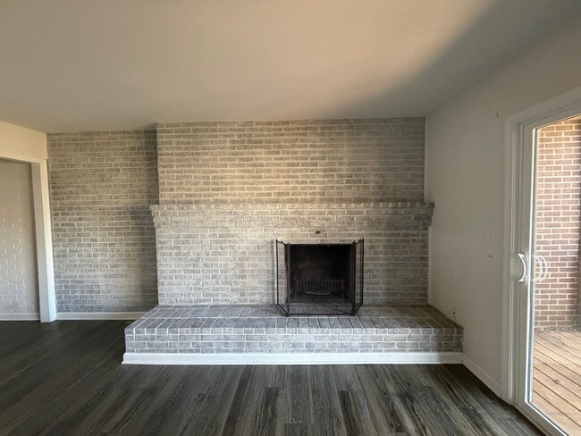 Building Photo - 114 Harvest Dr