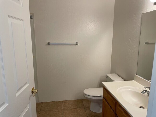 Building Photo - 811 Dusty Rose Dr