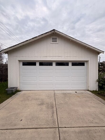 Building Photo - 4810 Kenmar Rd