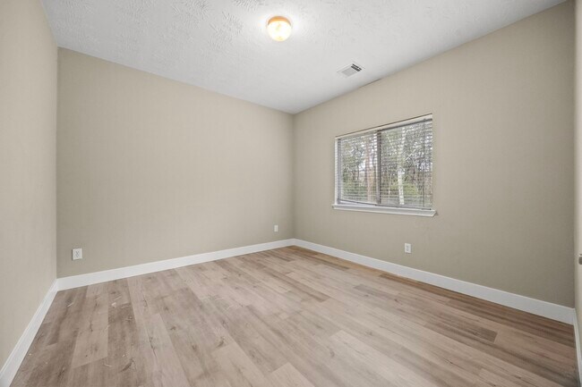 Building Photo - 4500 Upland Cir Dr