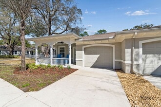 Building Photo - 2011 Villa Sites Dr