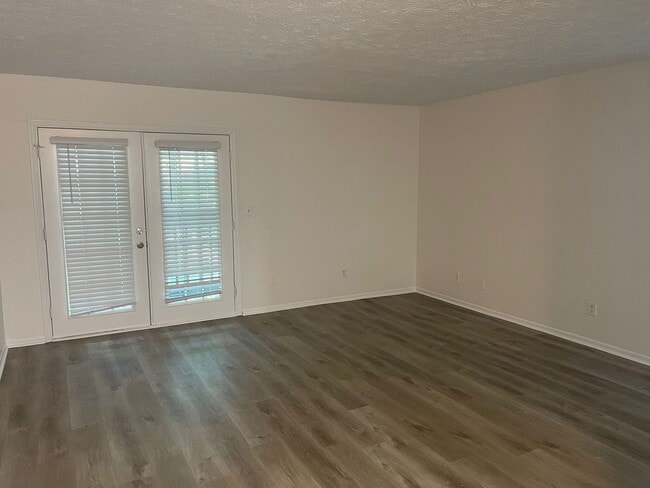 Building Photo - Find Your Perfect Home at Phoenix City Apartments