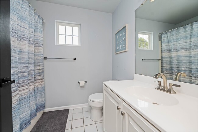 Building Photo - 636 Yardley Ct