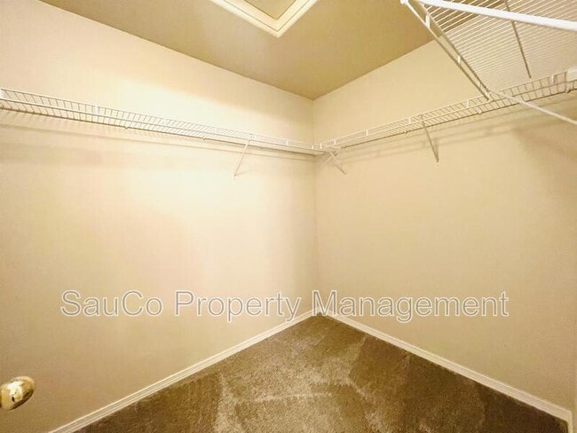 Building Photo - 1816 SE Water Lily St