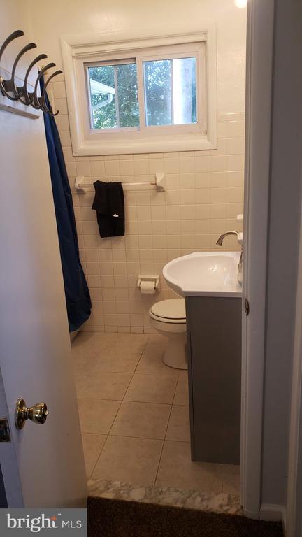 Building Photo - 212 Allendale Dr