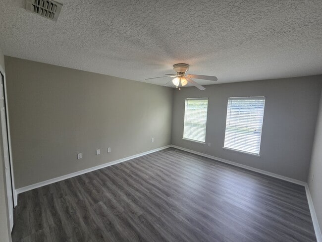 Building Photo - 405 Brooklet Cir