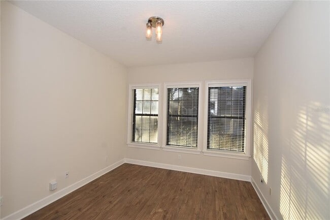 Building Photo - 43 Jasmine Dr