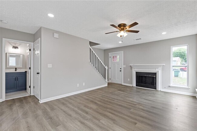 Building Photo - 1111 Pin Oak Dr