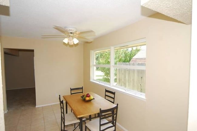 Building Photo - 3151 Kinkaid Dr