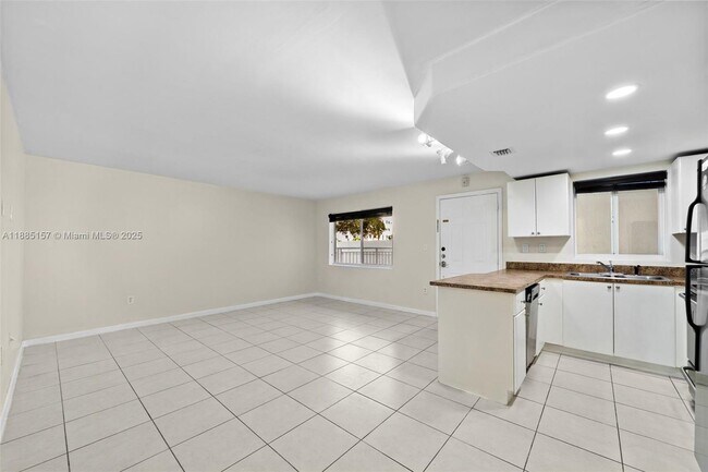 Building Photo - 3101 SW 27th Ave
