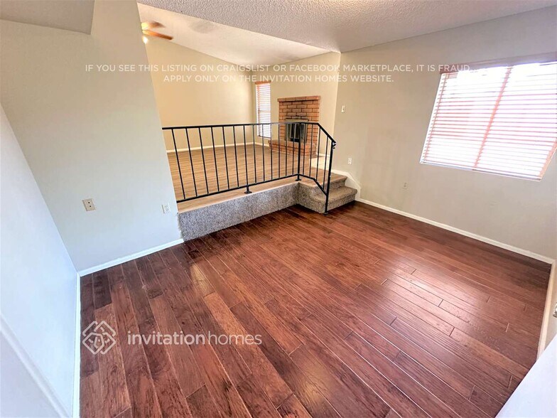 Building Photo - 1615 W Curry Dr