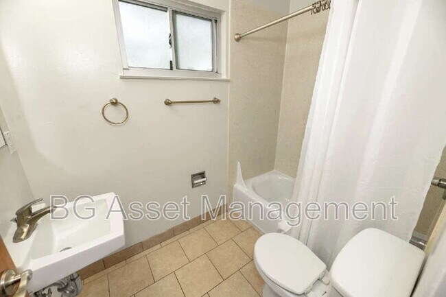 Building Photo - 3600 Dimond Ave