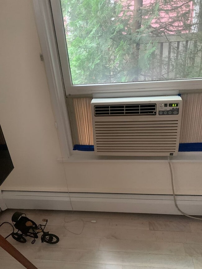 Building Photo - Mid Cambridge 1 bedroom with garage parking for 9/1