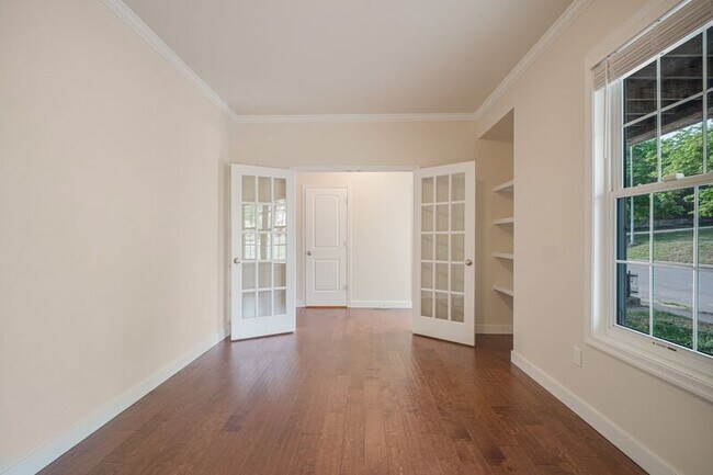 Building Photo - 803 Sunken Rd