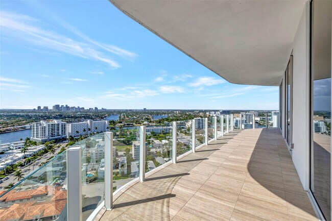 Building Photo - 525 N Fort Lauderdale Beach Blvd