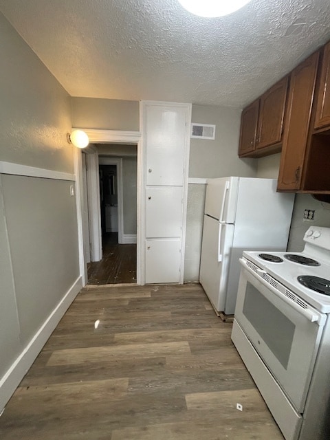 Building Photo - 617 Portage Ave