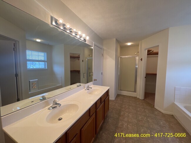 Building Photo - 1849 W Farm Rd 102