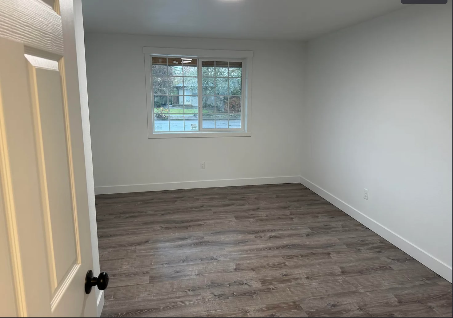 Building Photo - 3650 NE Canterbury Cir