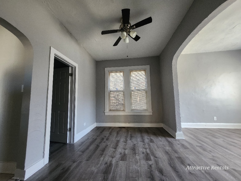 Building Photo - 7321 S Kenwood Ave